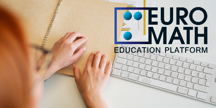 Osoba czytająca książkę w alfabecie Braila a obok klawiatura komputerowa. W rogu logo EuroMath