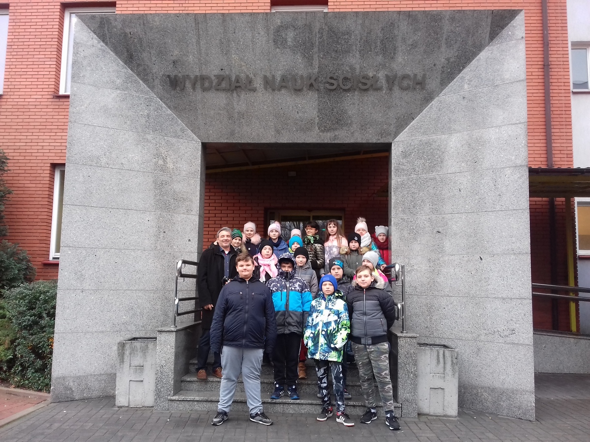 Zdjęcie grupowe uczestników